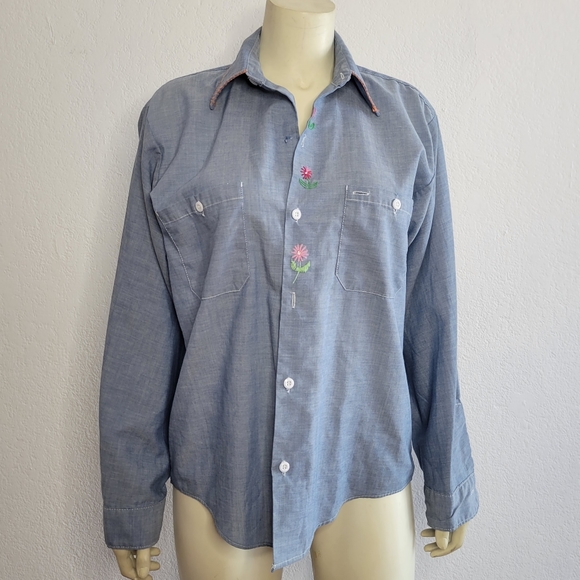 Vintage Tops - 70s Chambray shirt with floral embroidery Vintage